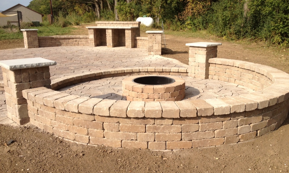 Landscaping, Paver, Stamped Concrete Patio, Retaining Walls Design and Installation in Rochester, Mn Area